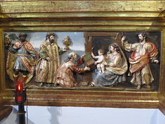 Convento de Santa Isabel - Adoración de los Reyes Magos en el banco del retablo mayor de la iglesia