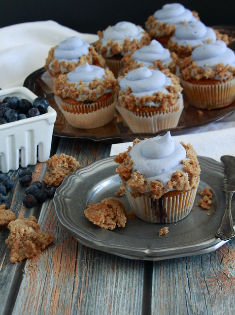 Pumpkin Blueberry Crumb Cake Cupcakes