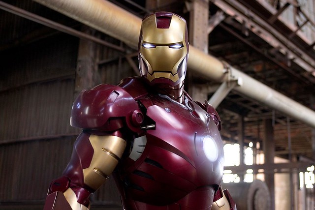 Ce Britannique a fabriqué sa propre armure façon Iron Man, et il ...