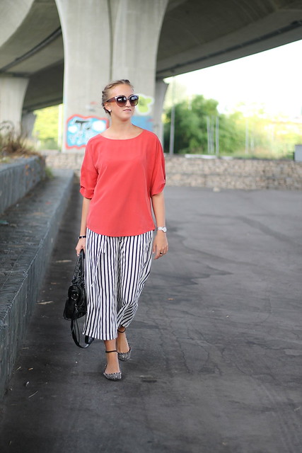 striped-culottes-whole-look-walking-wmbg