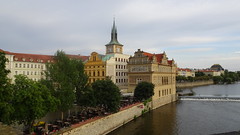 Le musée Bedřich Smetana vu du pont Charles