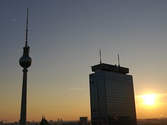 Sunset behind the Park Inn and the TV Tower (Berliner Fernsehturm)