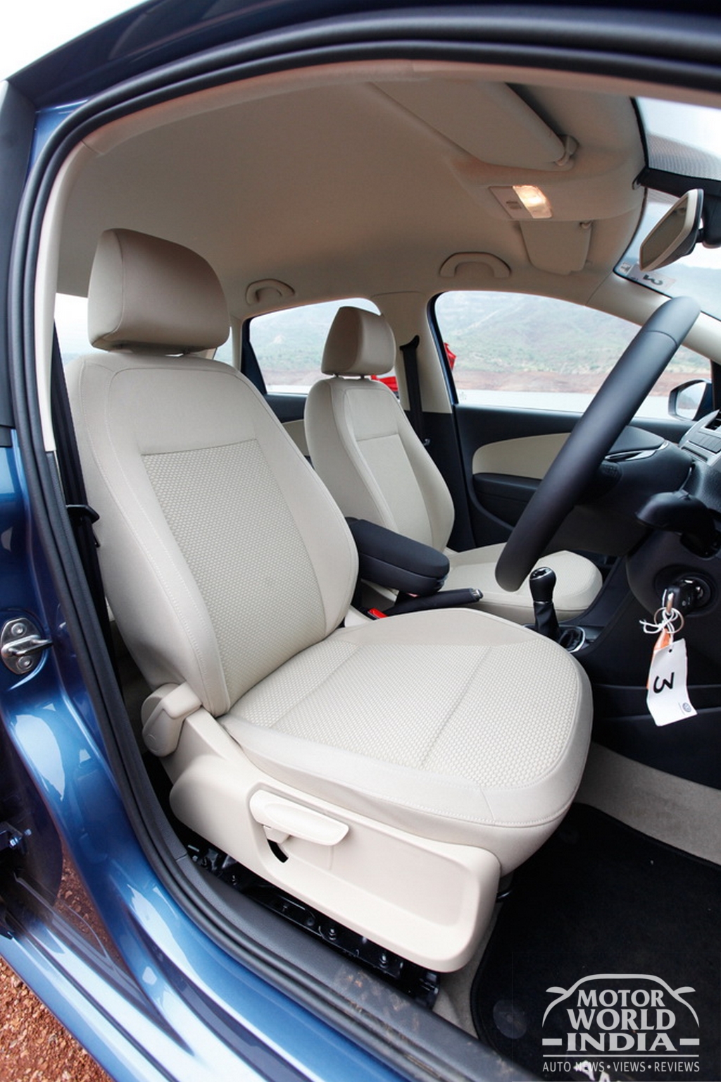 Volkswagen-Ameo-Interior-Front-Seat