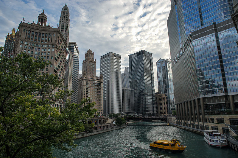 Chicago river side