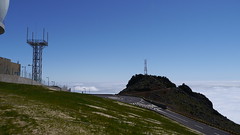Madère - Antennes et nuages autour du Pico do Arieiro