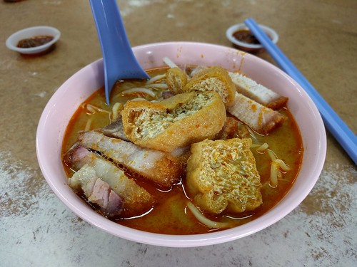 Curry Noodle with Roast Pork