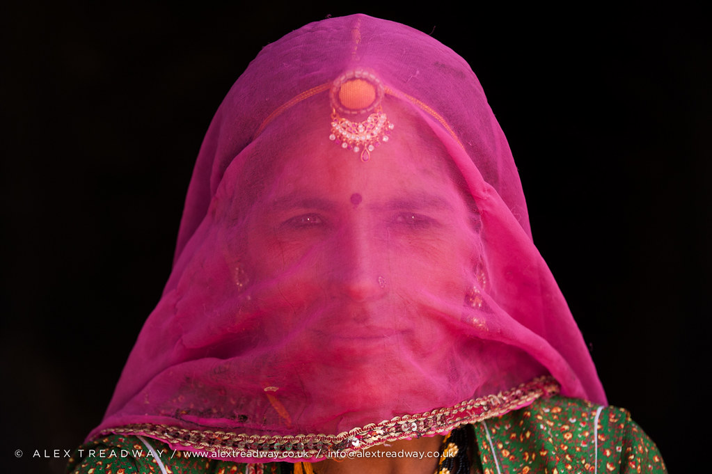 Pink Ghoonghat | A Rajasthani woman wearing traditional jewe… | Flickr