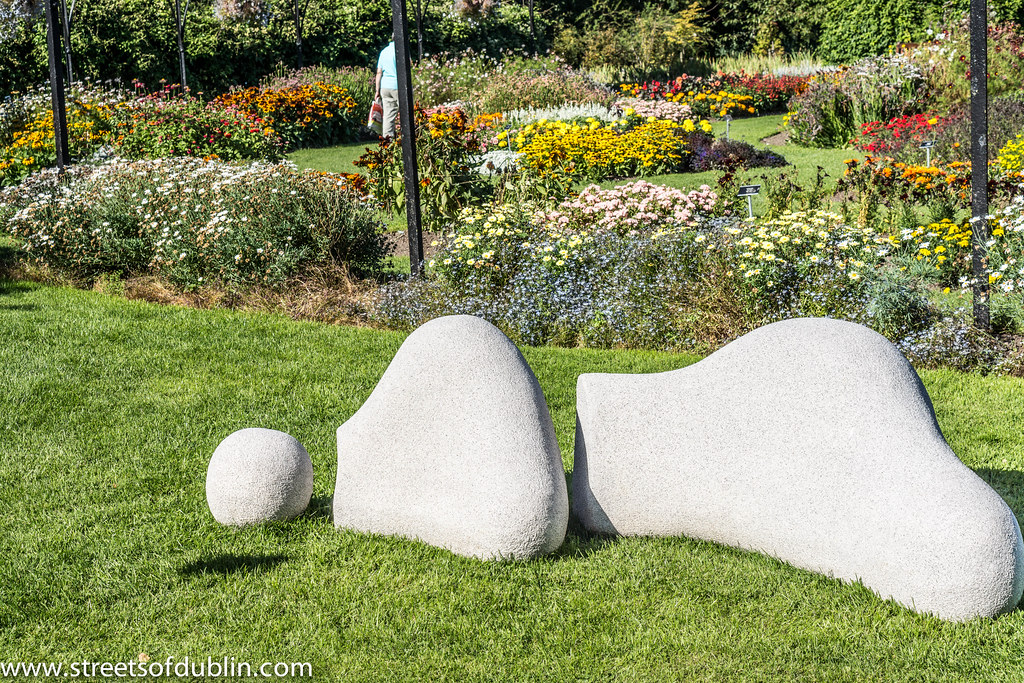 Reclining Figure by Anne McGill: Sculpture in Context 2012