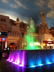 Planet Hollywood - Miracle Mile Shops fountain