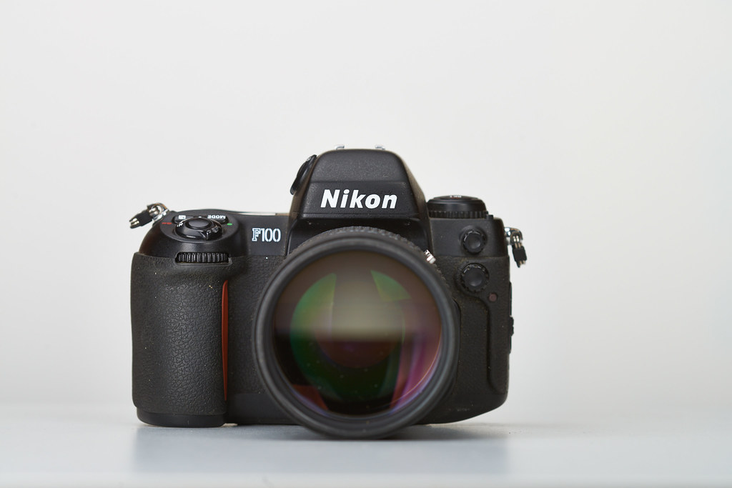 Nikon F100 | Nikon F100 Nikkor 135mm f2 DC AFD fotografiadas… | Flickr