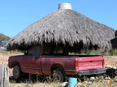 Thatched Garage - Cobertizo de camioneta; cerca de Guadalupe Victoria, Región Mixteca, Oaxaca, Mexico