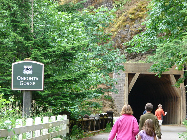 Oneonta Gorge tunnel