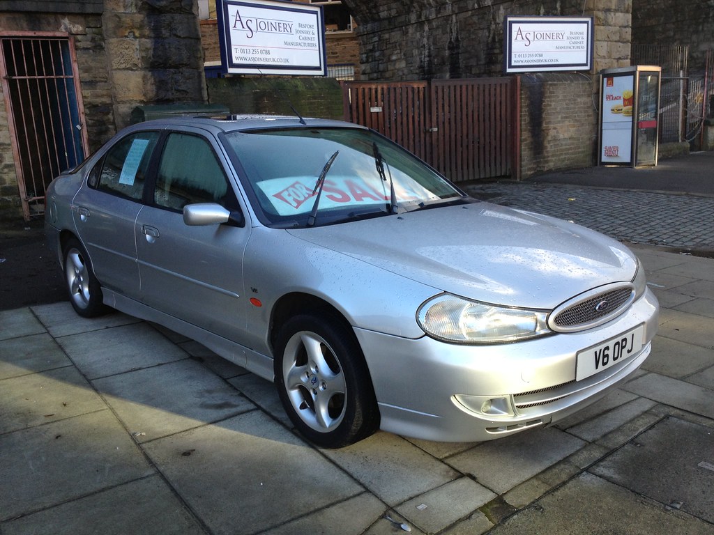 Ford Mondeo Mk2 Ghia X 2.5 V6 In complete contrast to my