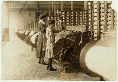 LC-DIG-nclc-01342 Girl Warping Machine, Loray Mill, Gastonia, N.C.
