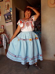 Enriqueta Flores-Guevara con vestido y blusa típica de San Andrés Solaga, Districto Villa Alta, Región Sierra Juárez, Oaxaca, Mexico