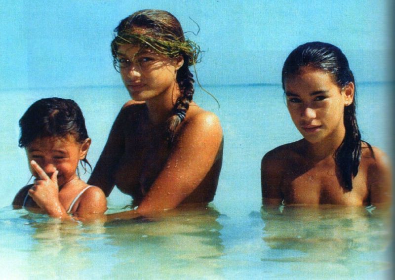 Cheyenne Brando | In 1987, Tahiti With her beloved sisters ...