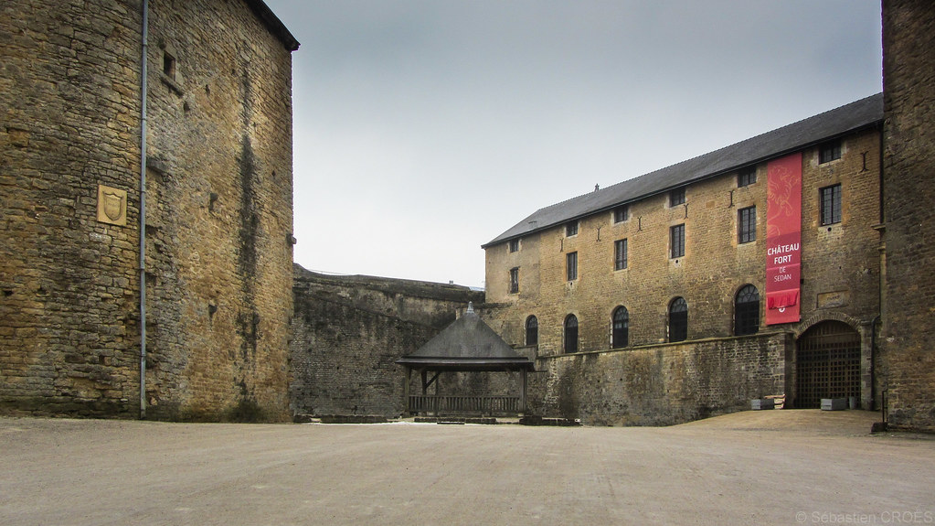 Wat te doen in Champagne-Ardenne? Bezoek Château-fort de Sedan