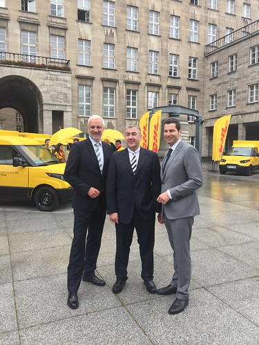 Garrelt Duin (NRW-Wirtschaftsminister), Jürgen Gerdes (DHL Paket-Chef), Thomas Eiskirch (Oberbürgermeister von Bochum)