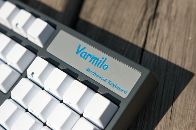 Customized exclusive Varmilo VA104M out of the box