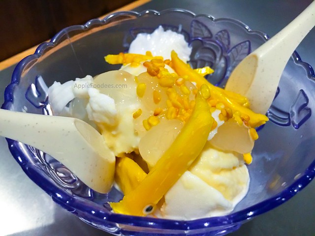 senthai-mookata-dessert-ice-cream