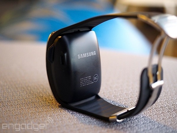 Ambitious, shortcomings obvious Samsung Gear s review
