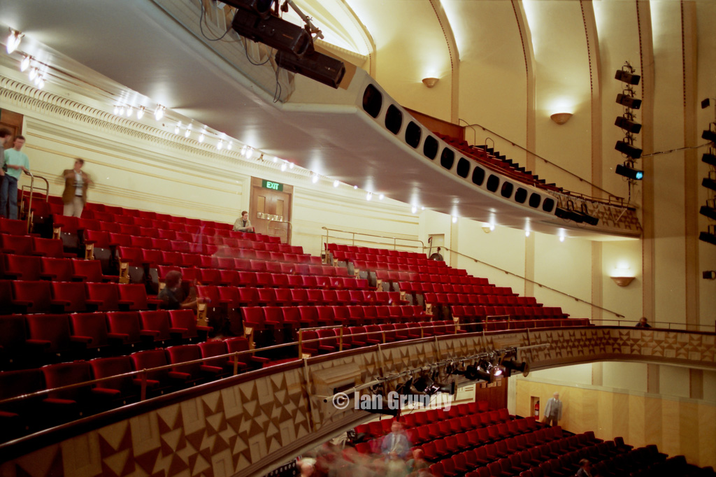 90 Cambridge 20 | Cambridge Theatre, London 1990. The Cambri… | Flickr