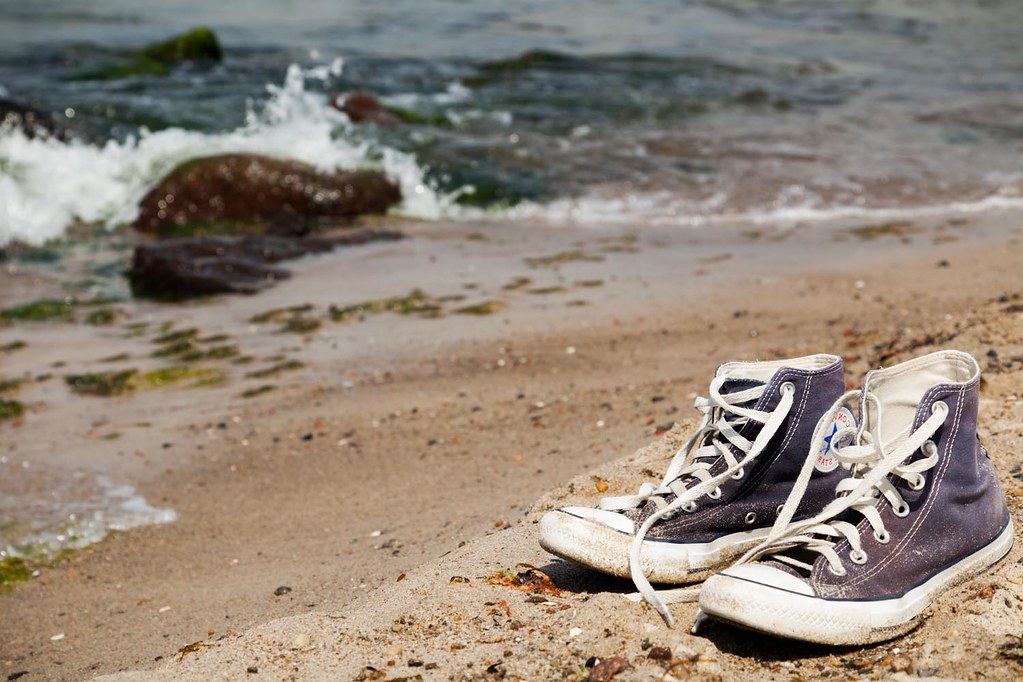 Schuhe ohne Kind | 'rausgeschwommen ? | int2k | Flickr