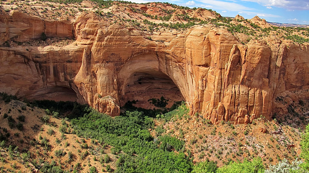 Navajo Pottery Arch, Monument Valley, Utah загрузить