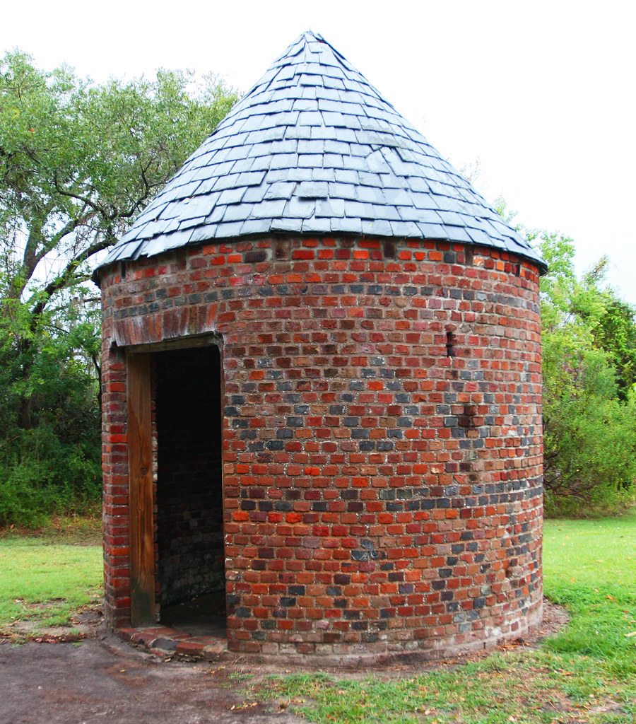 Old Smokehouse | This is an original 18th century smokehouse… | Flickr