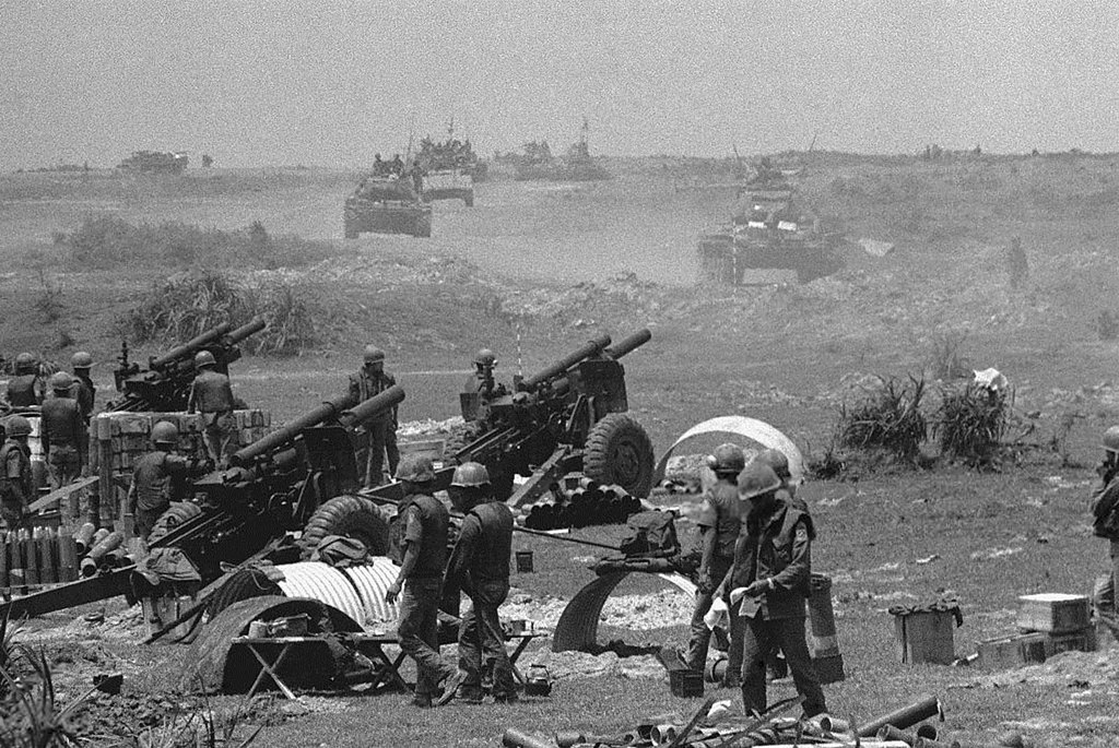  photo DONG HA 1972 - Troops and Tanks in Action in Vietnam