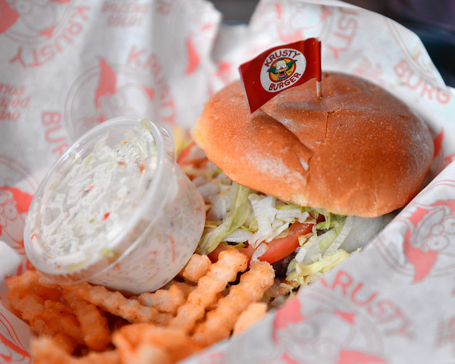 Krusty Burger que nos pedimos en el bar de Moe de Universal Studios