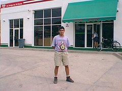 Wilder at  the gas station CUPET Capiro, in Camajuani road, Santa Clara, Cuba c. 1997 | Wilder (yo) en la nueva gasolinera CUPET El Capiro, en la carretera a Camajuani, santa Clara Cuba, por el año 1997 o 1998.