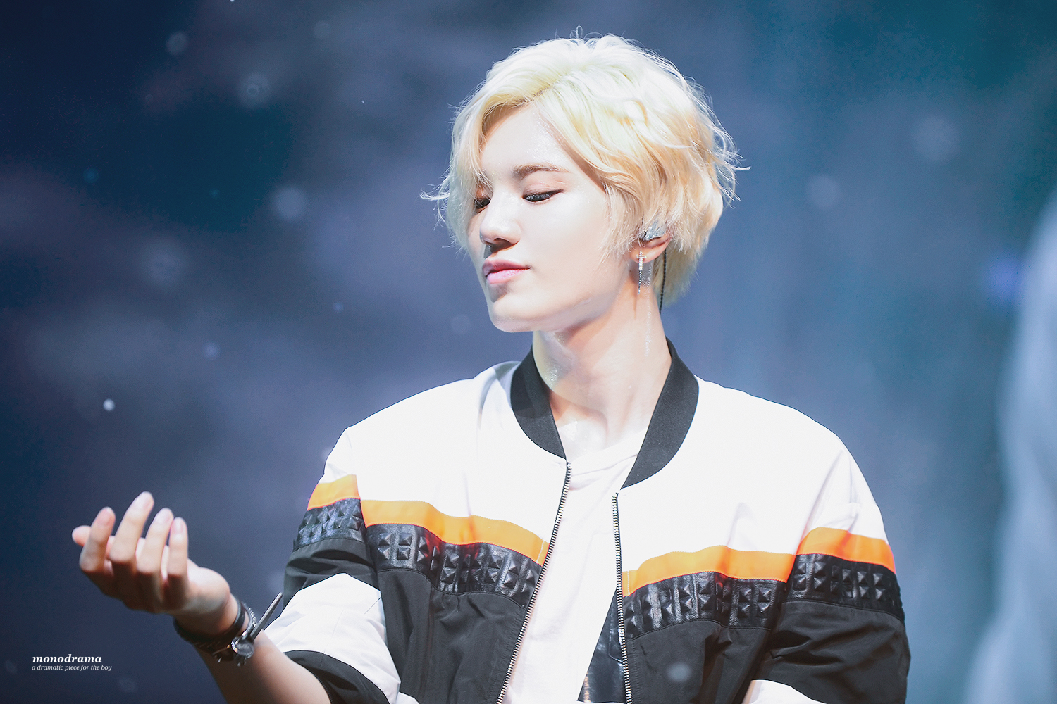Lee Sungjong's Best Blonde Hair Moments on Stage - wide 7