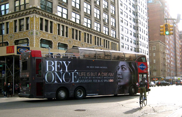 beyonce tour buses