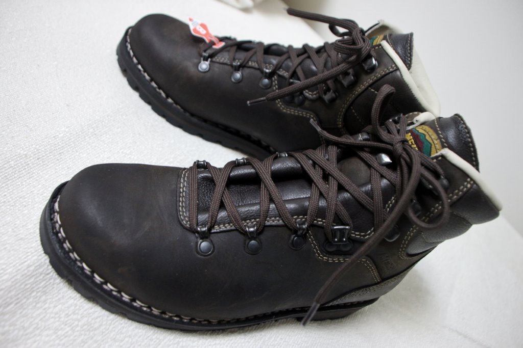Meindl Badile | new mountain boots, just bought in Frankfurt… | Flickr