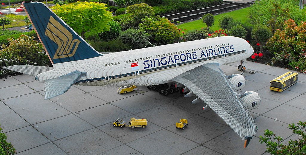  LEGO  Singapore Airlines Airbus  A380  Made entirely of 