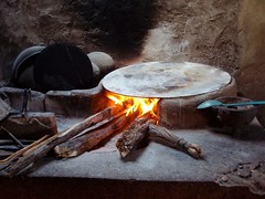 Making tortillas -  Comal para hacer tortillas;  Yutanduchi de Guerrero, Región Mixteca, Oaxaca, Mexico