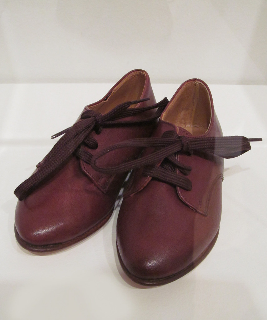 Sherrie Levine | 2 Shoes, 1992. Brown leather. Bequest of Jo… | Flickr