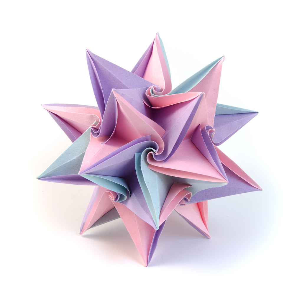 Curved origami modular kusudama I finally made pictures… Flickr