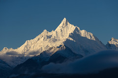 Mianzimu peak at dawn