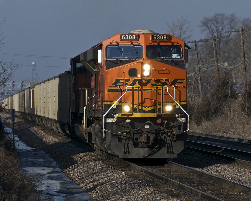 shadow-dodging-bad-news-the-bnsf-dispatcher-parked-an-eas-flickr