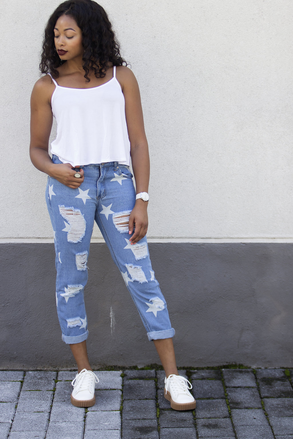 how to wear printed jeans