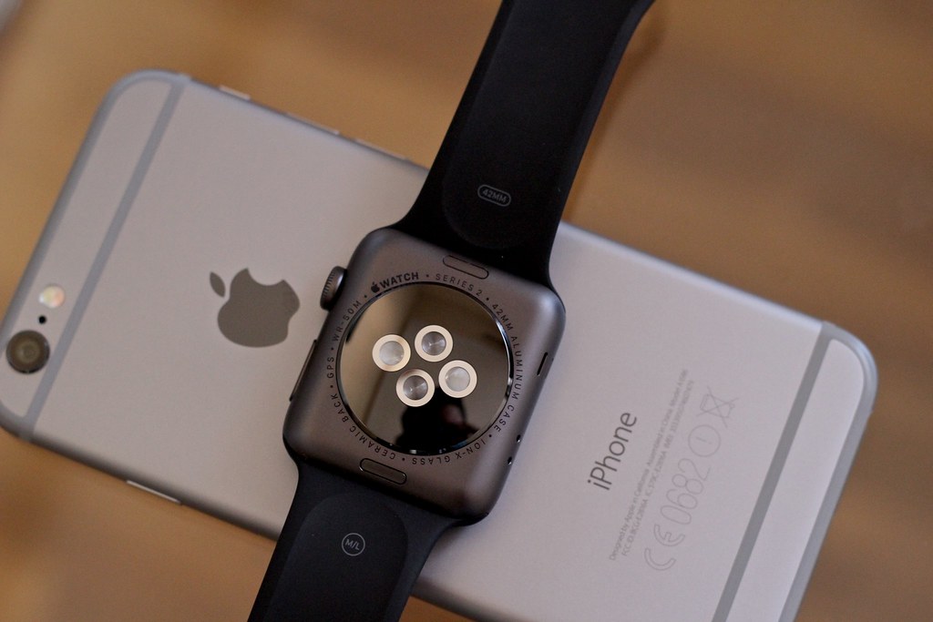 CH] Apple Watch convertido en despertador de mesilla - Vídeo Dailymotion