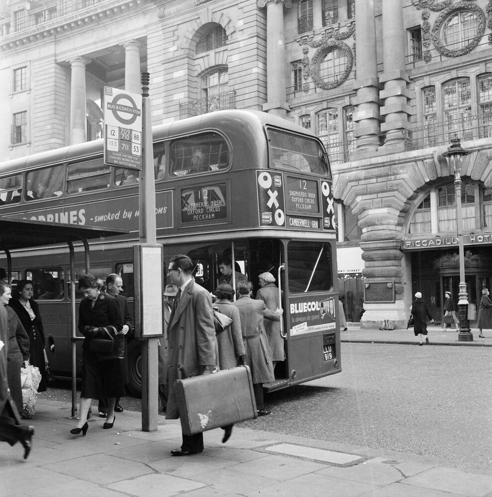 Bus stop in London 1956 | Busshållplats i London 1956 Date: … | Flickr