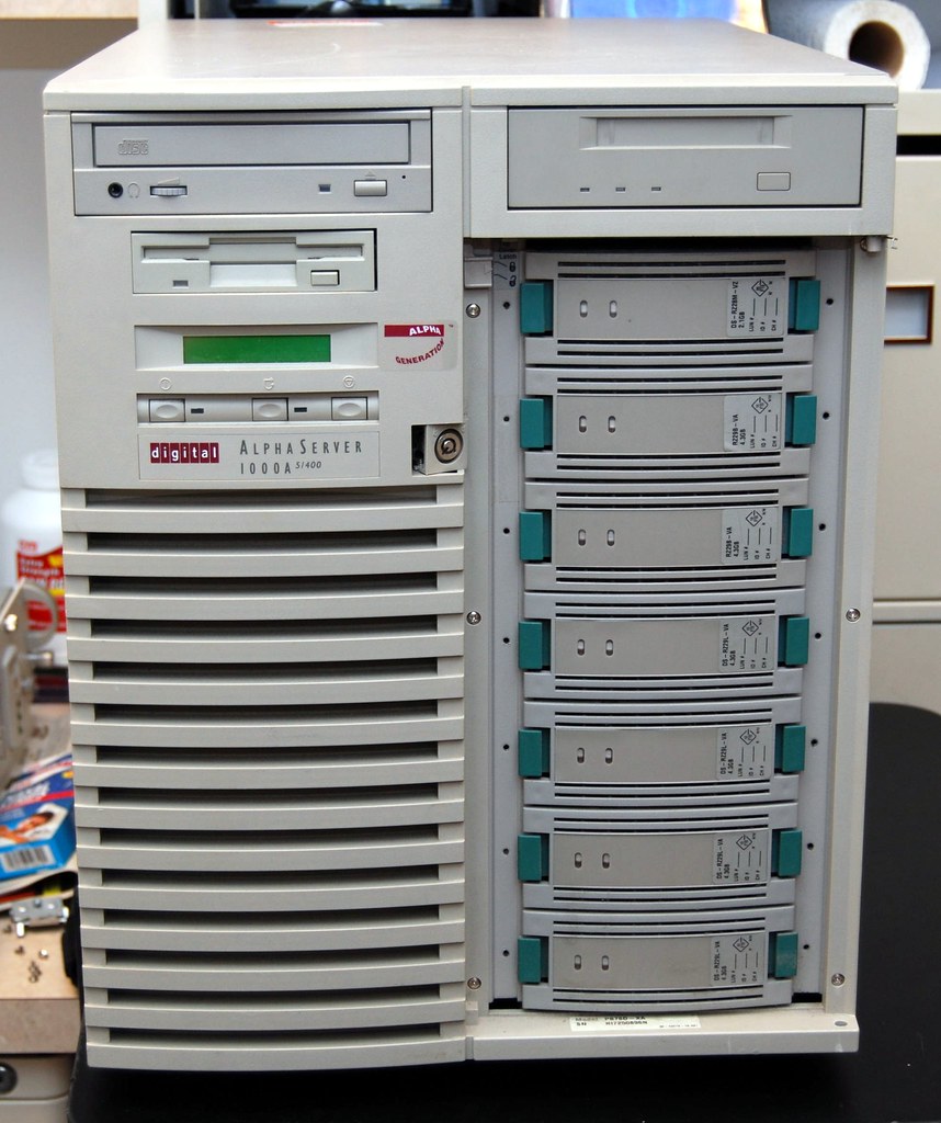 dec-alphaserver-1000a-5-400-decommisioned-dec-alphaserver-flickr