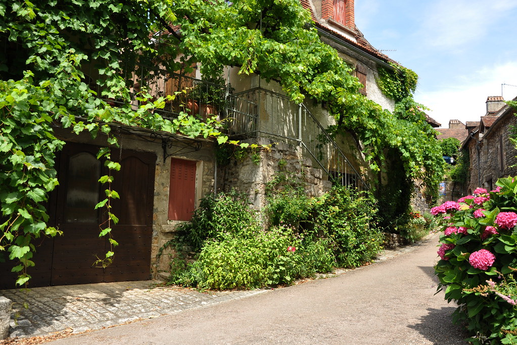 Loubressac , l'un des plus beaux village de France .