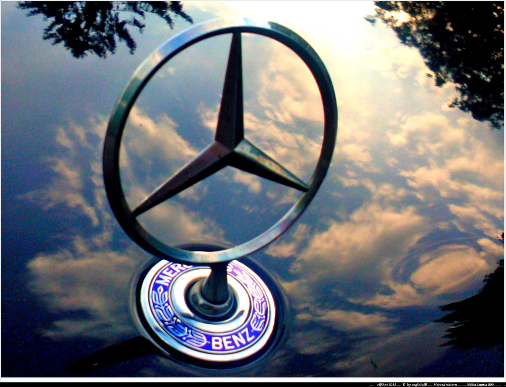 Mercedesstern und Emblem Mercedes-Benz Spiegelung, hood or… | Flickr