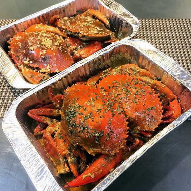 Ley's Kitchen - Garlic Crabs and Coco Garlic Crabs.__The_garlic_crab_