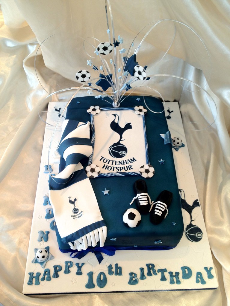 Tottenham Hotspur Cake Victoria sponge spurs fan cake