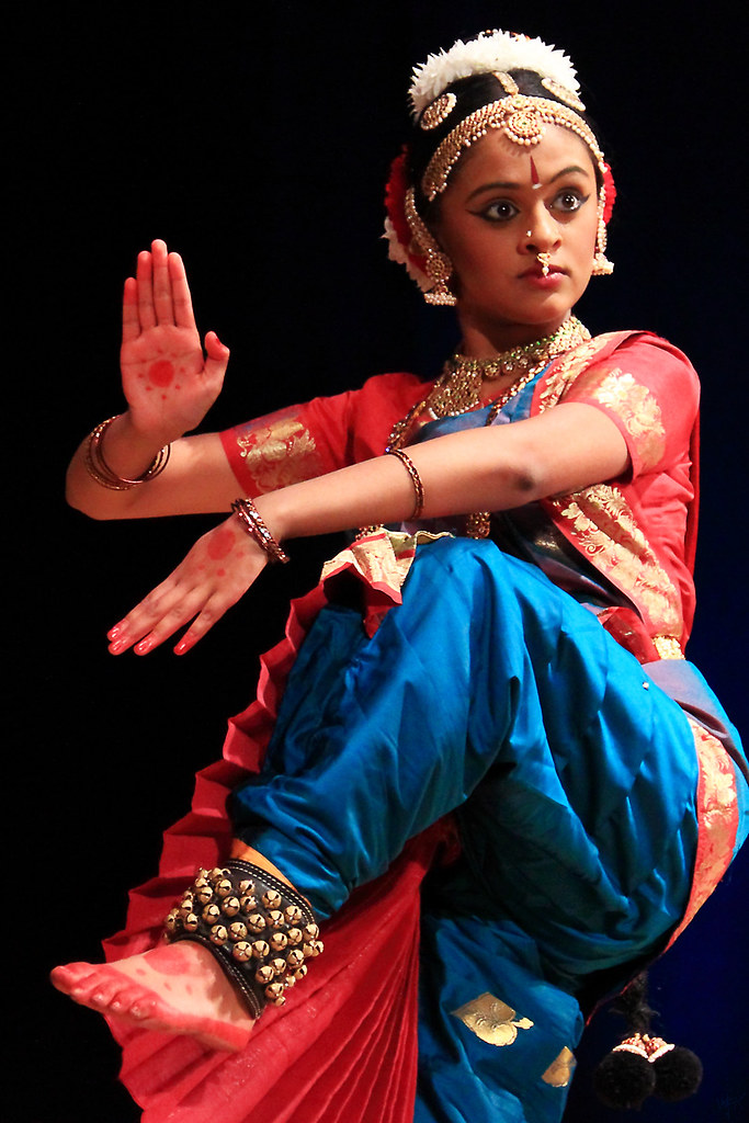 20121004_F0001: Portrait of a Indian Bharatanatyam dancer ...